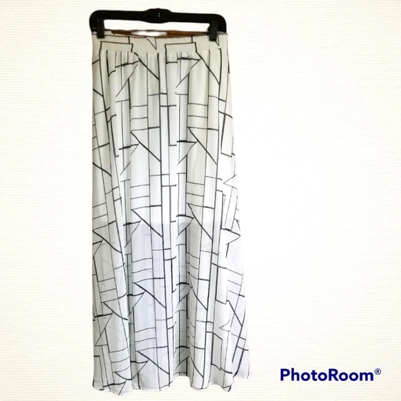 🔥2/$30🔥Worthington Maxi Dress - Picture 2 of 3